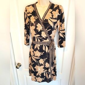 White House Black Market Reversible Black and Tan Floral Dress, Size 4, EUC.